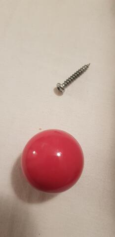 bouton de placard en plastique rose