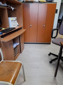 2armoires de bureau et colonne clapet