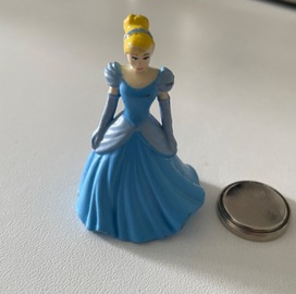 Petite figurine Cendrillon Disney