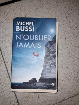Livre Michel Bussi N'oublier jamais