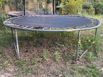 trampoline structure