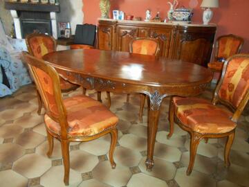 Table en bois et 6 chaises