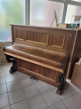 Piano droit