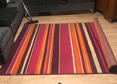 tapis couleurs vives et motifs géométriques