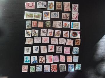 lot d’une cinquantaine de timbres