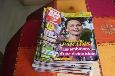 18 magazines "Télé Star"