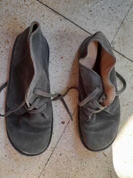 chaussures en daim grises taupe marque DPAM taille 36