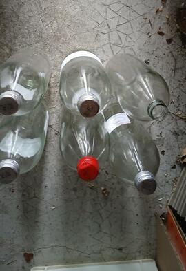 12 bouteilles en verre