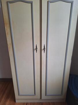 armoire en bois