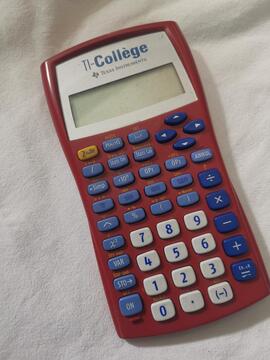 Calculatrice TI Collège manque la pile