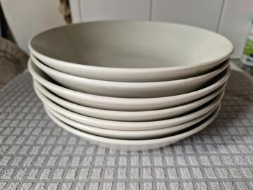 7 assiettes creuses IKEA