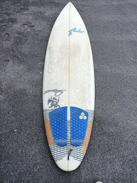 planche de surf cassé