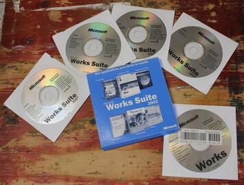 CD-ROM Microsoft Works Suite 2003