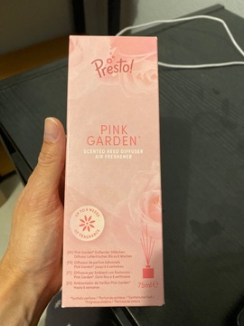Neuf diffuseur de parfum bâtonnets Pink Garden