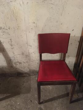 2 chaises en cuir rouge