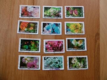 Série 12 timbres Eclosion