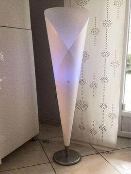 Lampadaire sur pied contemporain