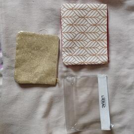 trois petites pochettes neuf