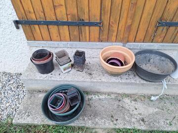 lot godets, pots pour plantes