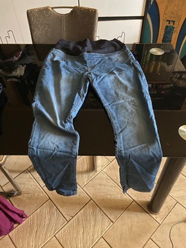 Jean « Vêtements de maternité » ( Boohoo )