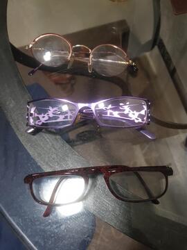 redonne paires de lunettes loupes