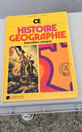 Livre d'école histoire - géographie