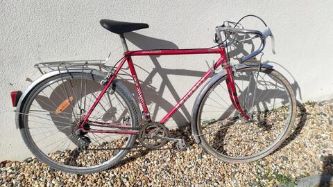 Vélo peugeot vintage à restaurer