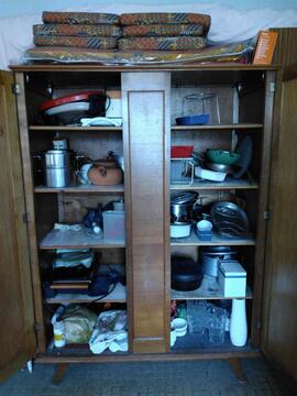 armoire vintage