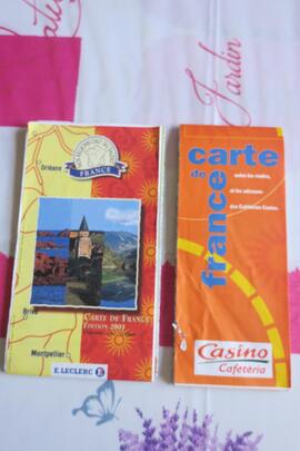 Lot de 2 anciennes cartes de France publicitaires Casino & Leclerc