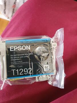 don de 4 cartouches Epson encore sous bister