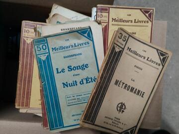 Petits livres anciens couvertures souples