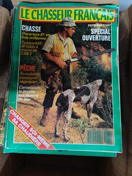 Environ 80 numéros du Chasseur français