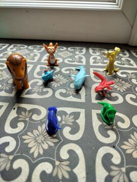 Lot de figurines enfants