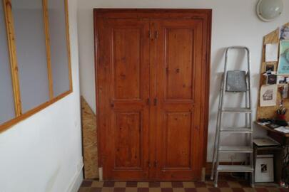 Porte en bois verni