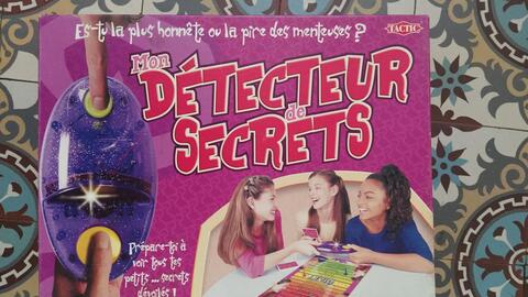 Boite jeu détecteur secrets