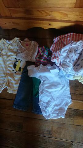 Petit lot vêtements bébé 3 mois