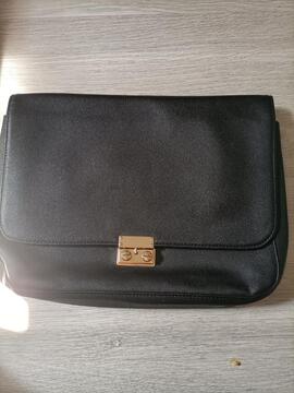 pochette noir