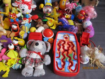 lot de petit jouets