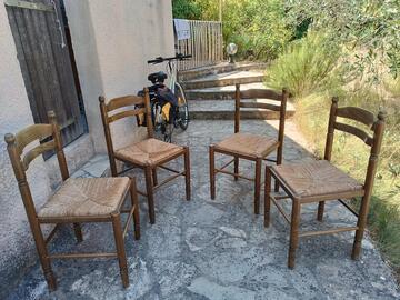 4 chaises en bois