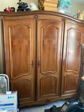 chambre en merisier complète avec chevet et commode et armoire