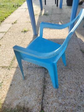 chaise plastique enfant jardin