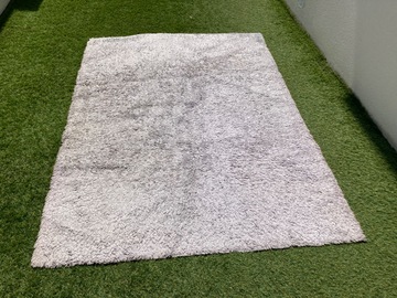 tapis couleur gris