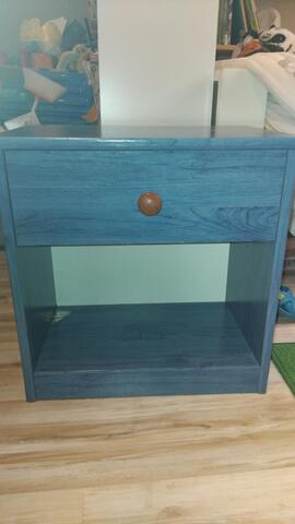 Table de chevet bleue