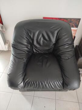 Fauteuil simili cuir noir