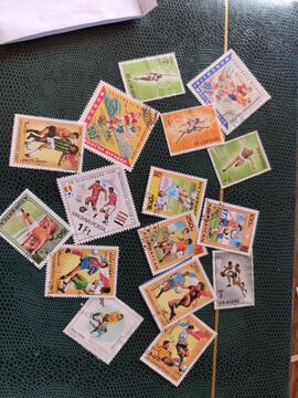 lot unique timbres foot..