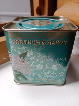 Jolie boîte de thé Fortnum & Mason