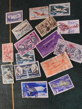 Lot unique timbres poste.aerienne