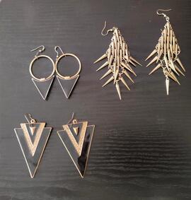 3 paires de boucles d'oreilles