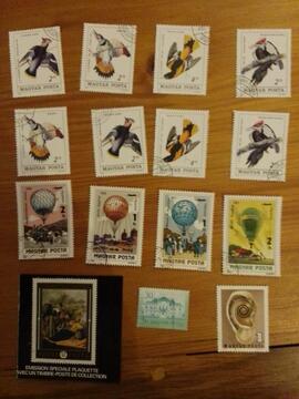 Lot de 15 timbres hongrois (oiseaux, montgolfières...)