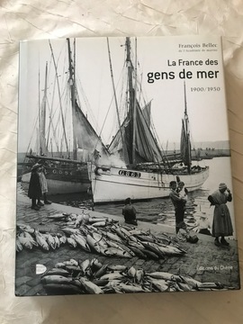 livre, photos en noir et blanc